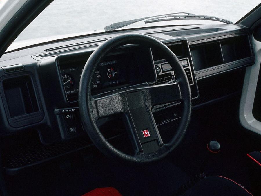 Интерьер Citroen AX Sport 1987 года  (WW) (фото 7 из 24)